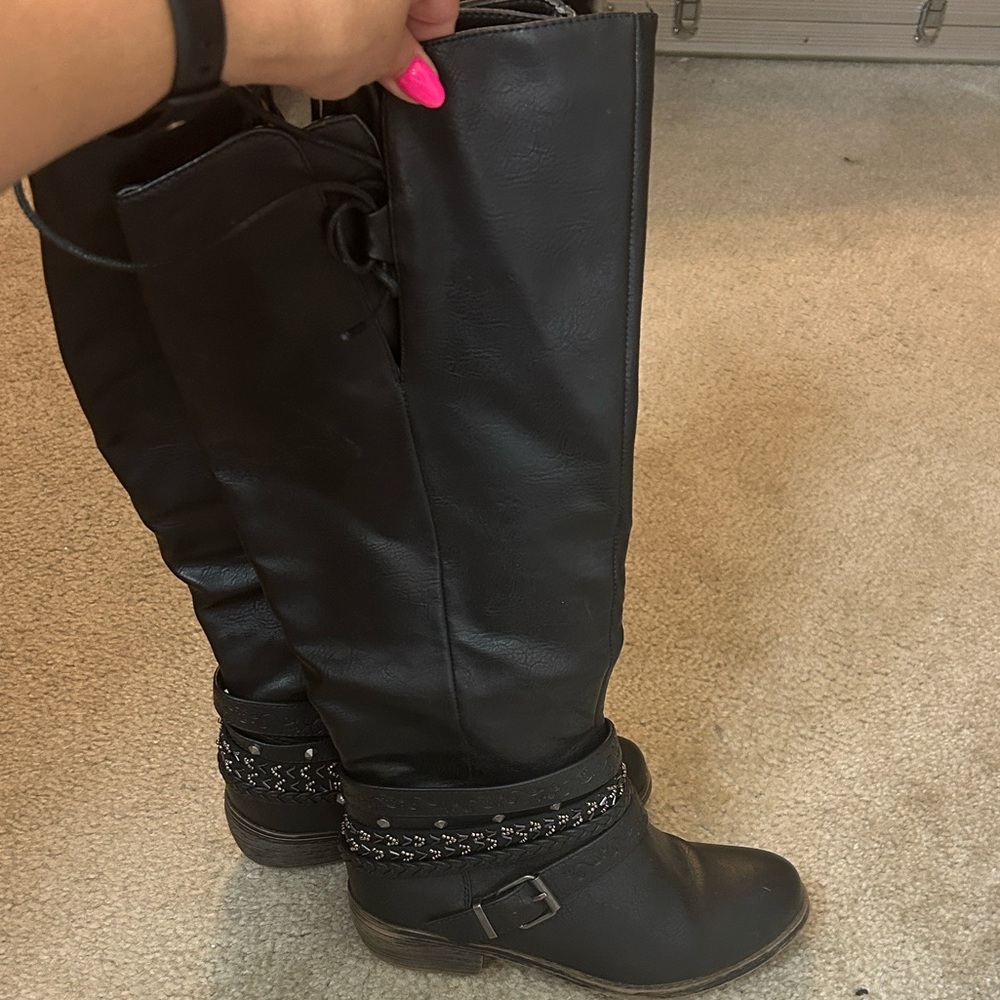 Black Knee-High Women's Boots